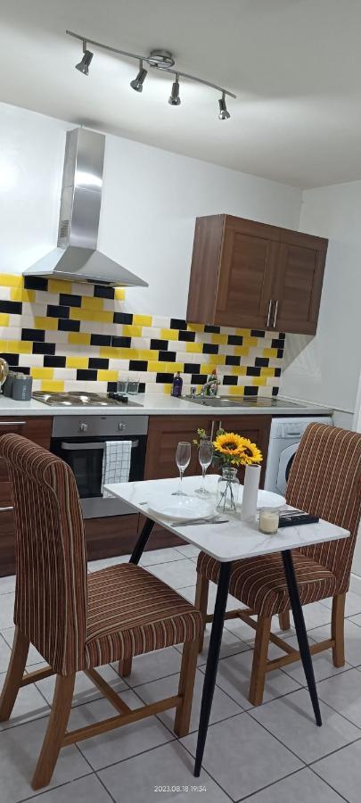 Lister Park Bradford Stylish 1Bed Coach House - Quiet & Tranquil Cottage & Parking Exterior foto